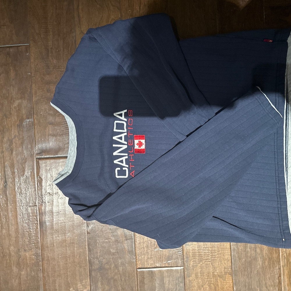 Vintage looking Canada athletics crew neck